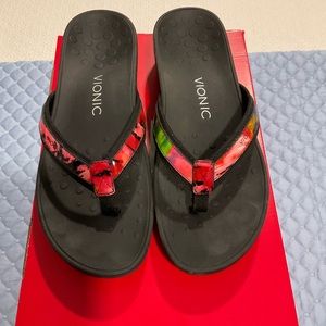 Vionic slip on flip flops women size 11
